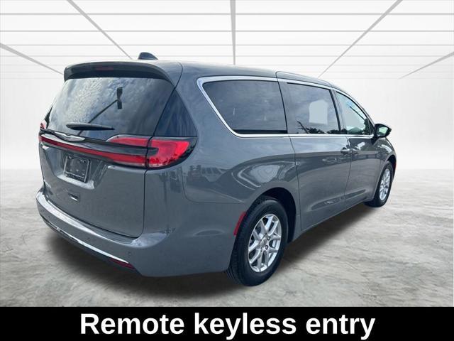 new 2025 Chrysler Pacifica car, priced at $40,873