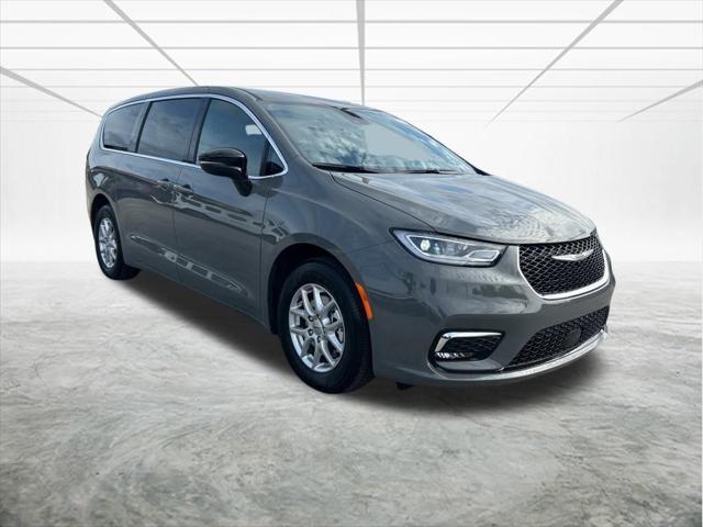 new 2025 Chrysler Pacifica car, priced at $40,873