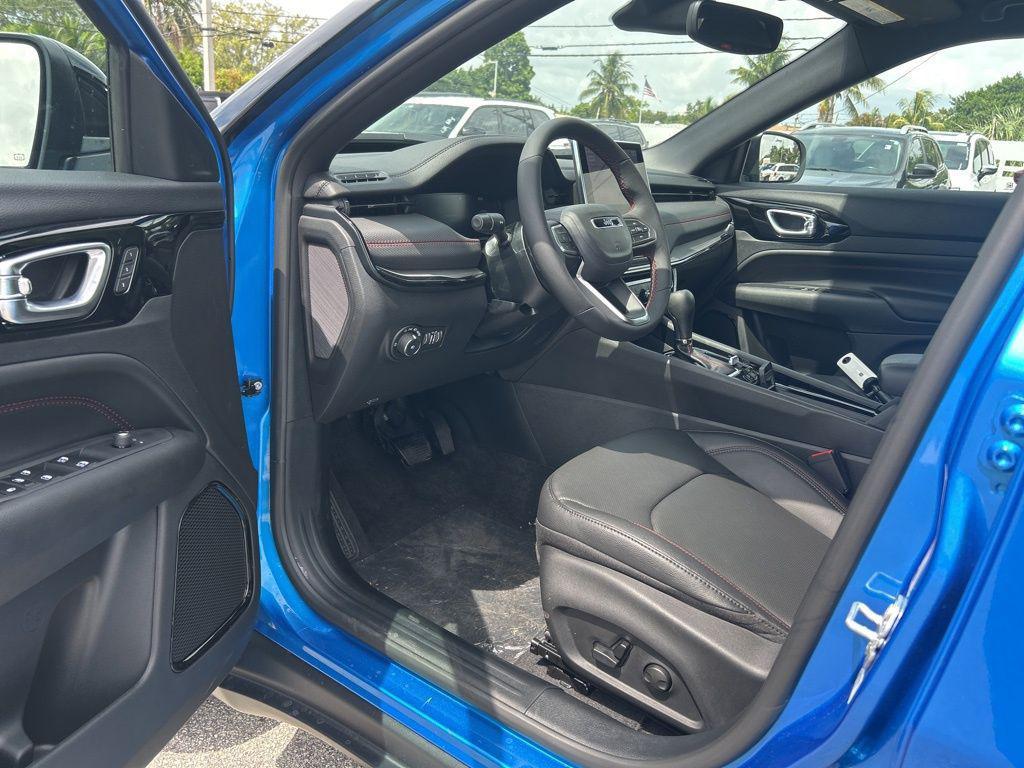 new 2025 Jeep Compass car, priced at $32,395