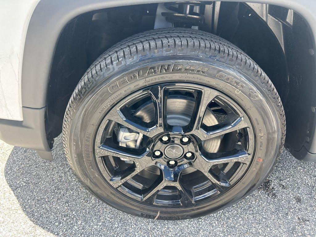 new 2025 Jeep Compass car, priced at $27,711