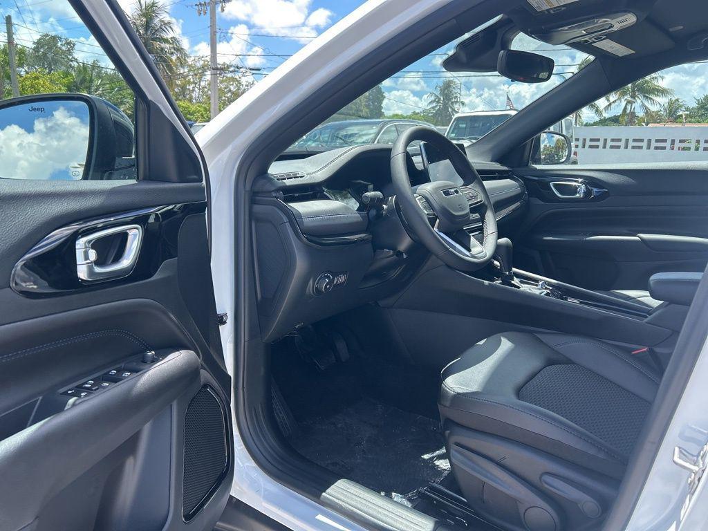 new 2025 Jeep Compass car, priced at $27,711