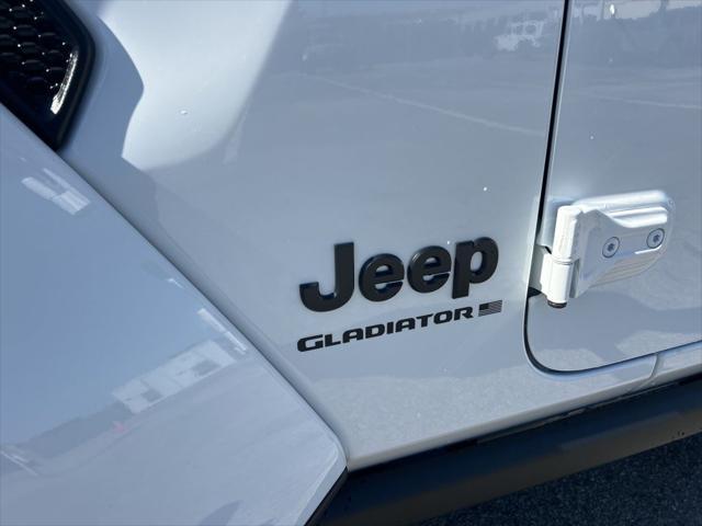 new 2025 Jeep Gladiator car, priced at $41,290