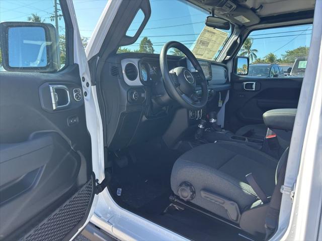 new 2025 Jeep Gladiator car, priced at $41,290