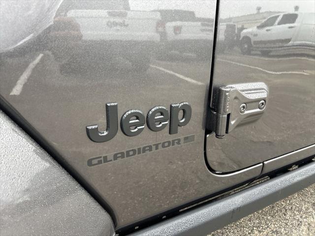 new 2025 Jeep Gladiator car, priced at $42,885