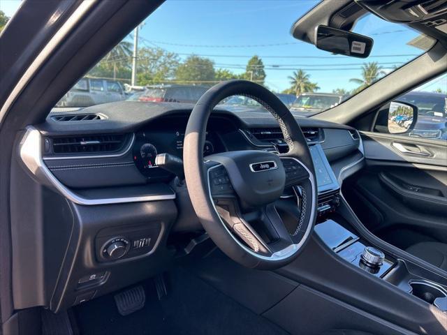 new 2025 Jeep Grand Cherokee car, priced at $39,794