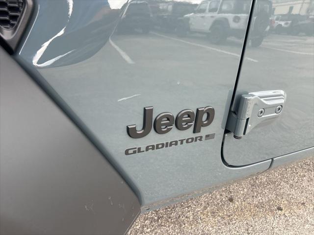 new 2025 Jeep Gladiator car, priced at $40,492