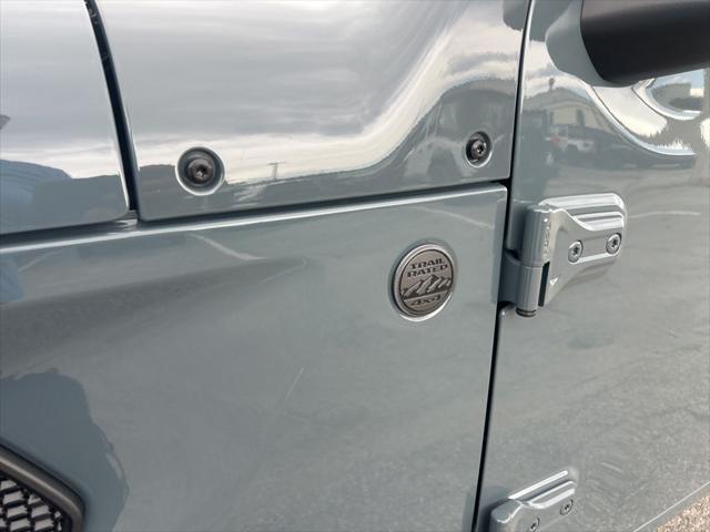 new 2025 Jeep Gladiator car, priced at $40,492