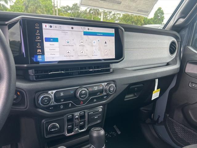new 2025 Jeep Gladiator car, priced at $40,492