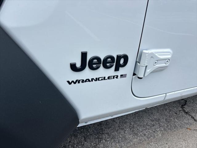 new 2025 Jeep Wrangler car, priced at $50,186