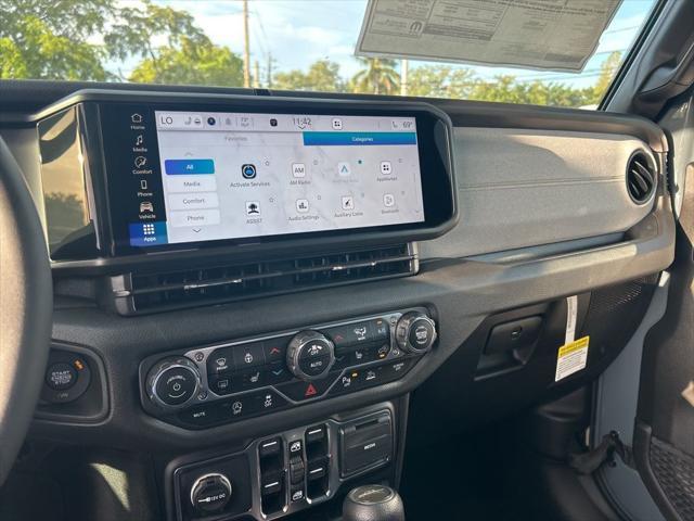 new 2025 Jeep Gladiator car, priced at $45,373