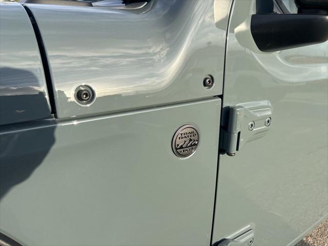 new 2025 Jeep Gladiator car, priced at $45,373