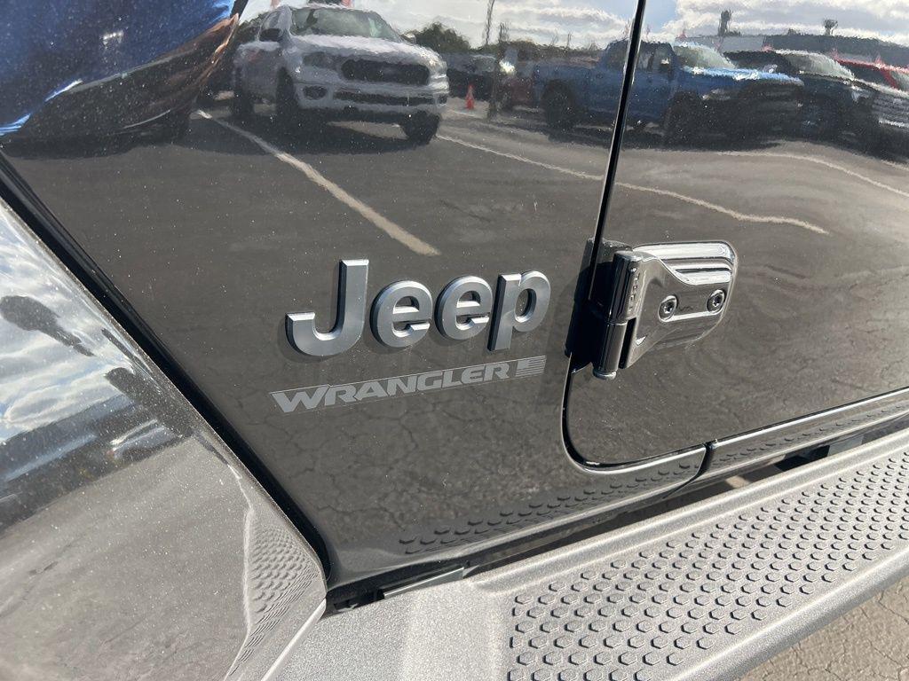 new 2025 Jeep Wrangler car, priced at $46,232