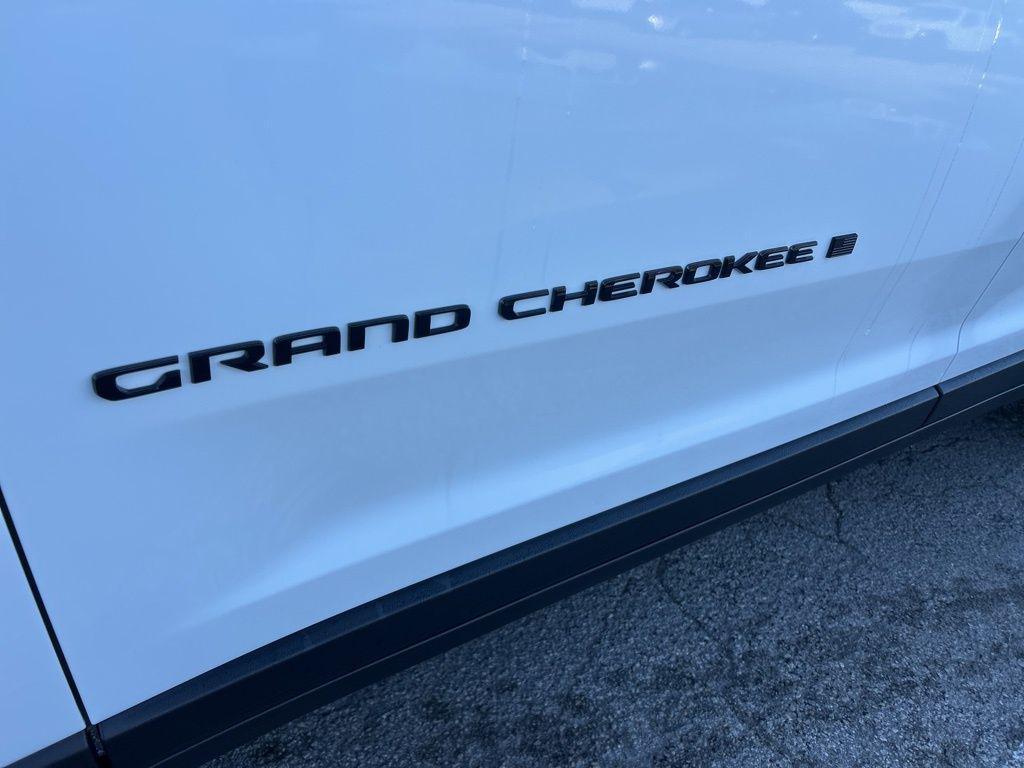 new 2025 Jeep Grand Cherokee L car, priced at $40,210