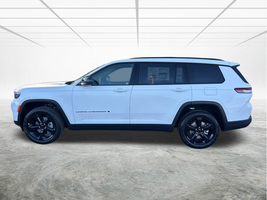 new 2025 Jeep Grand Cherokee L car, priced at $40,210