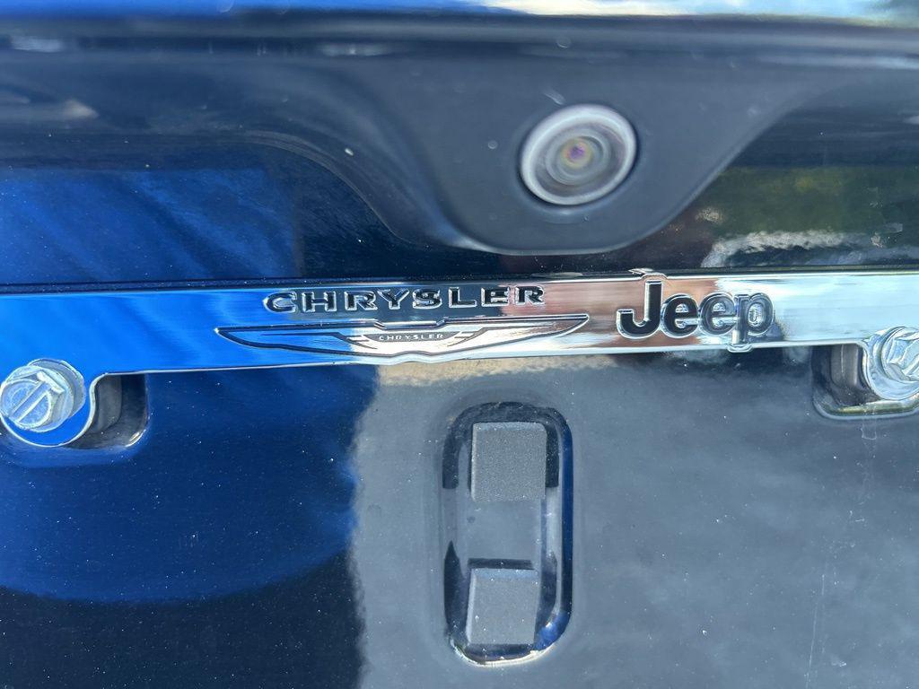 used 2020 Jeep Compass car, priced at $18,964