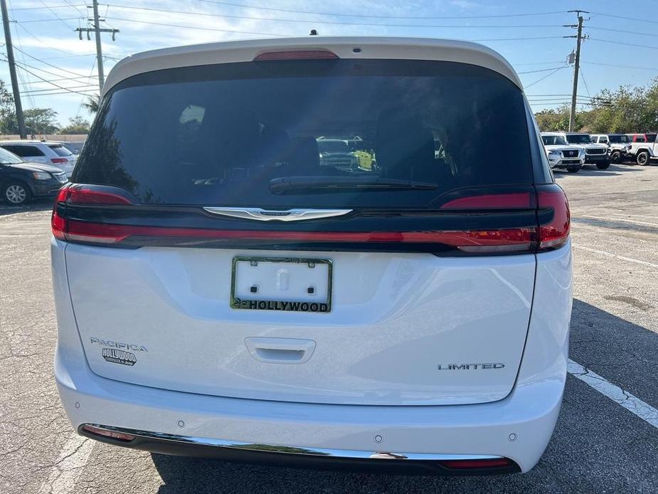 new 2024 Chrysler Pacifica car, priced at $52,347