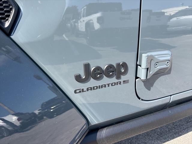 new 2025 Jeep Gladiator car, priced at $42,885