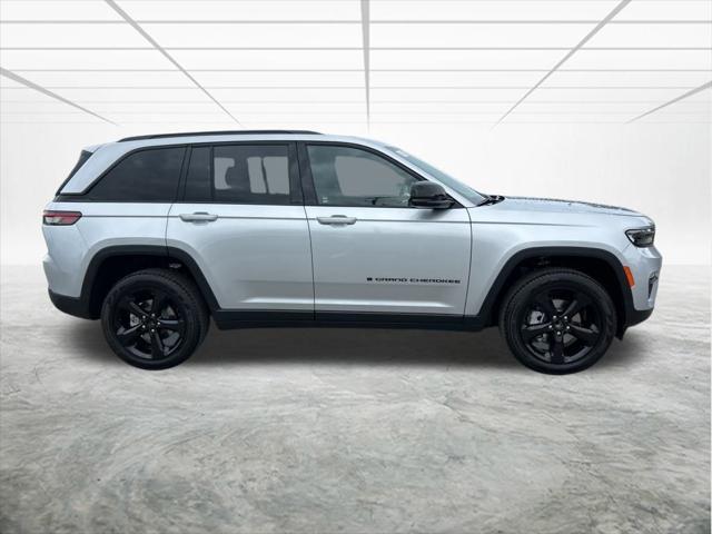 new 2025 Jeep Grand Cherokee car, priced at $46,811