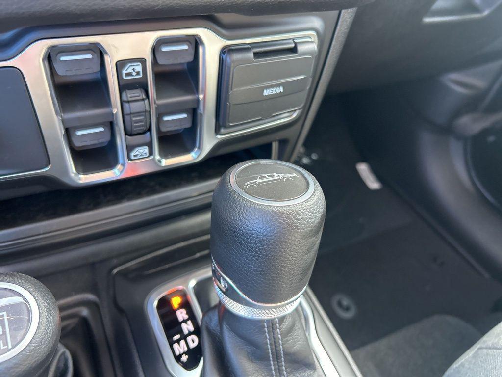 new 2026 Jeep Gladiator car, priced at $40,239