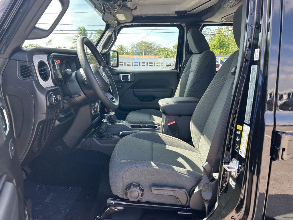 new 2026 Jeep Gladiator car, priced at $40,239