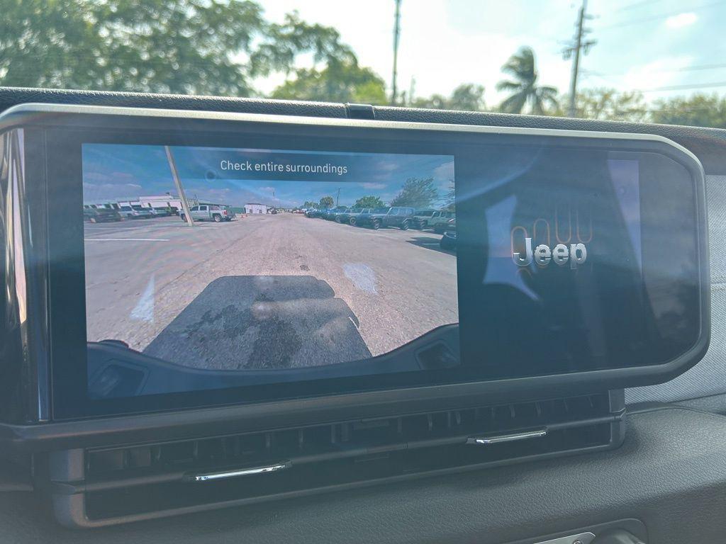 new 2026 Jeep Gladiator car, priced at $40,239