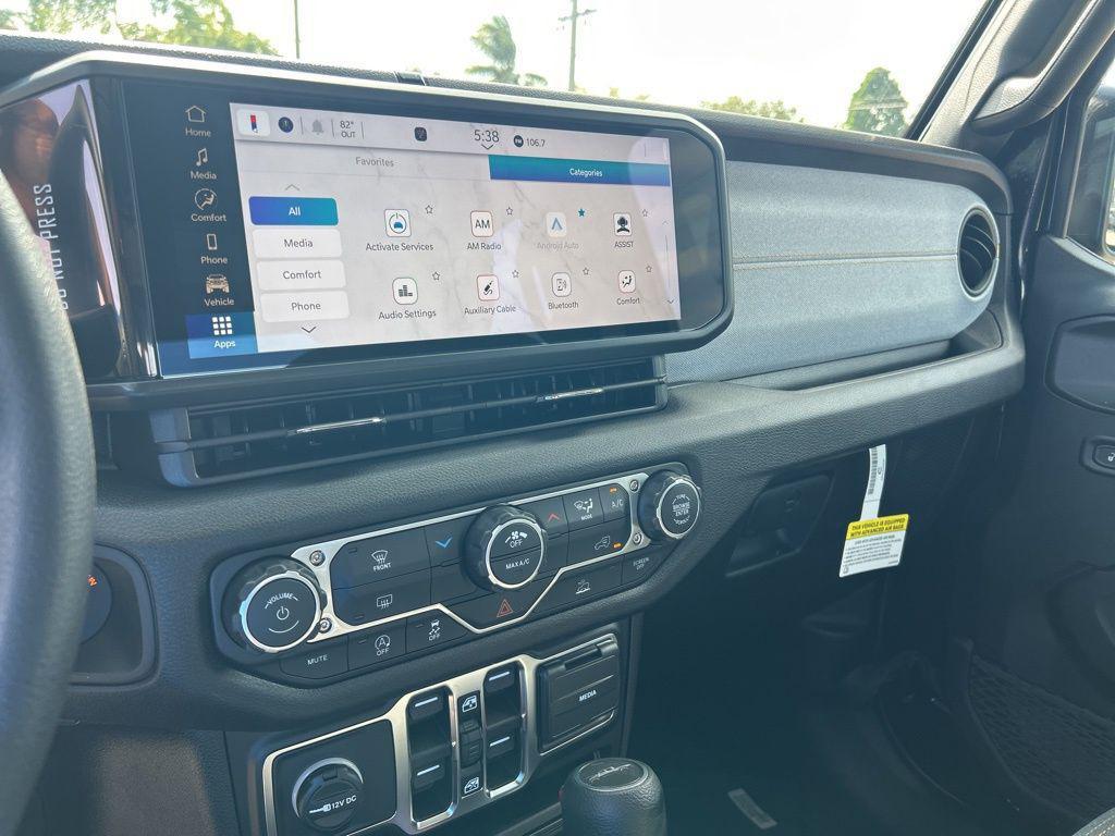 new 2026 Jeep Gladiator car, priced at $40,239