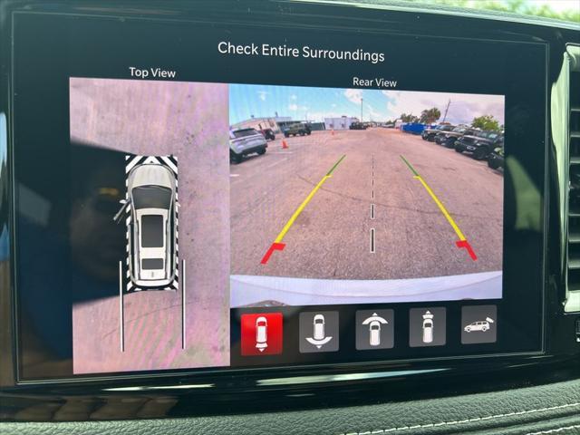 new 2025 Chrysler Pacifica Hybrid car, priced at $47,713