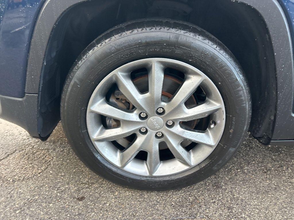 used 2018 Jeep Cherokee car, priced at $15,675