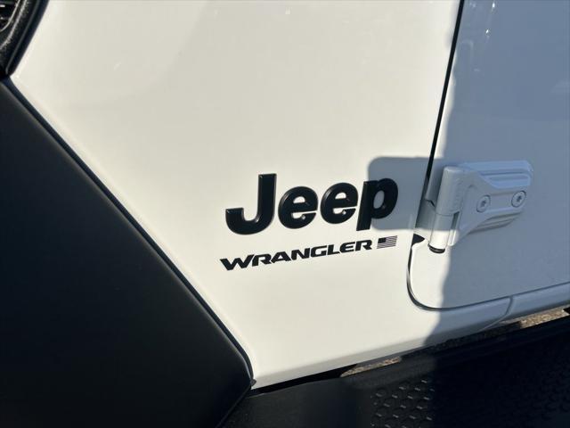 new 2025 Jeep Wrangler car, priced at $36,260