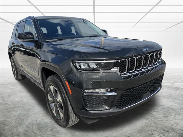 new 2024 Jeep Grand Cherokee car, priced at $49,880