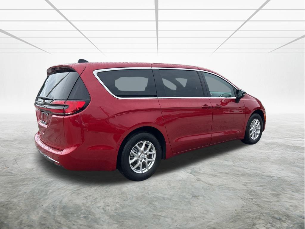 new 2026 Chrysler Pacifica car, priced at $41,443