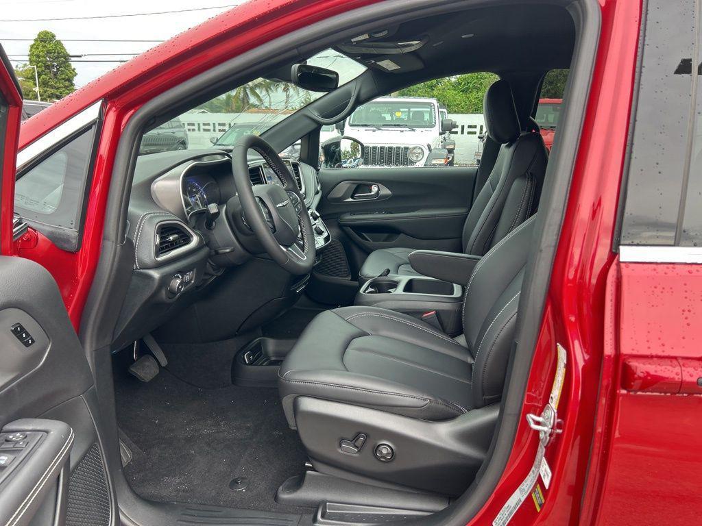 new 2026 Chrysler Pacifica car, priced at $41,443
