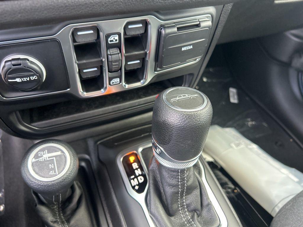new 2025 Jeep Gladiator car, priced at $36,624