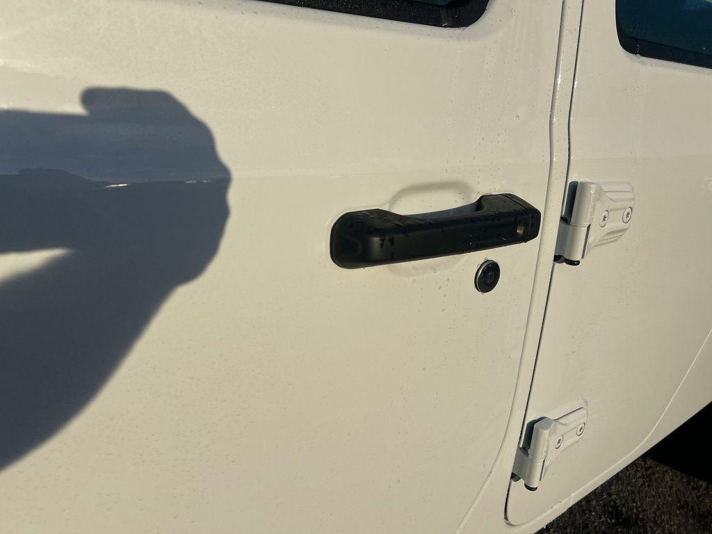 new 2025 Jeep Gladiator car, priced at $35,996