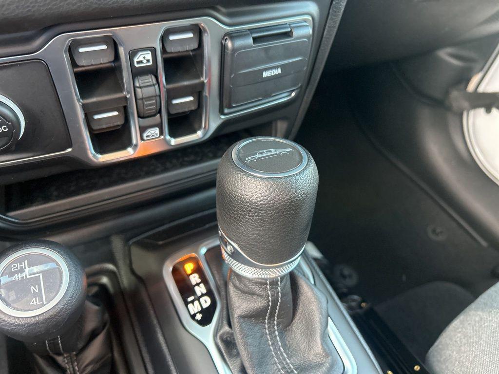 new 2025 Jeep Gladiator car, priced at $35,996