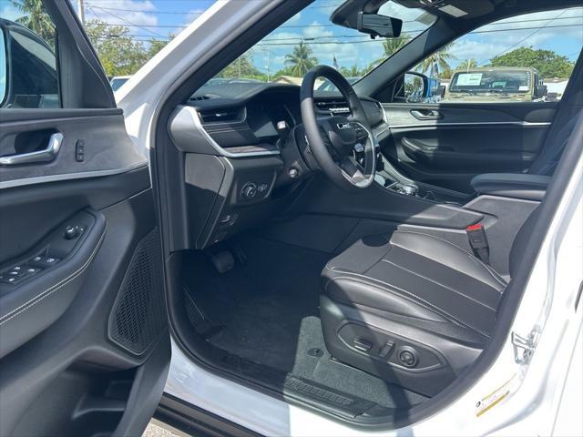 new 2025 Jeep Grand Cherokee car, priced at $49,279