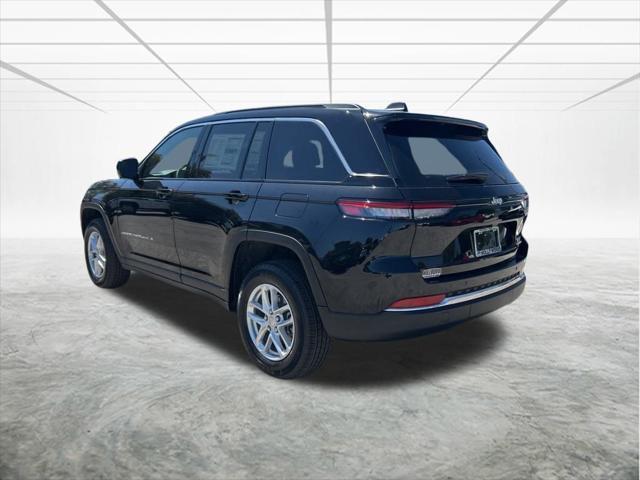 new 2025 Jeep Grand Cherokee car, priced at $38,095