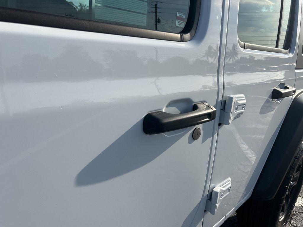 new 2026 Jeep Wrangler car, priced at $38,447