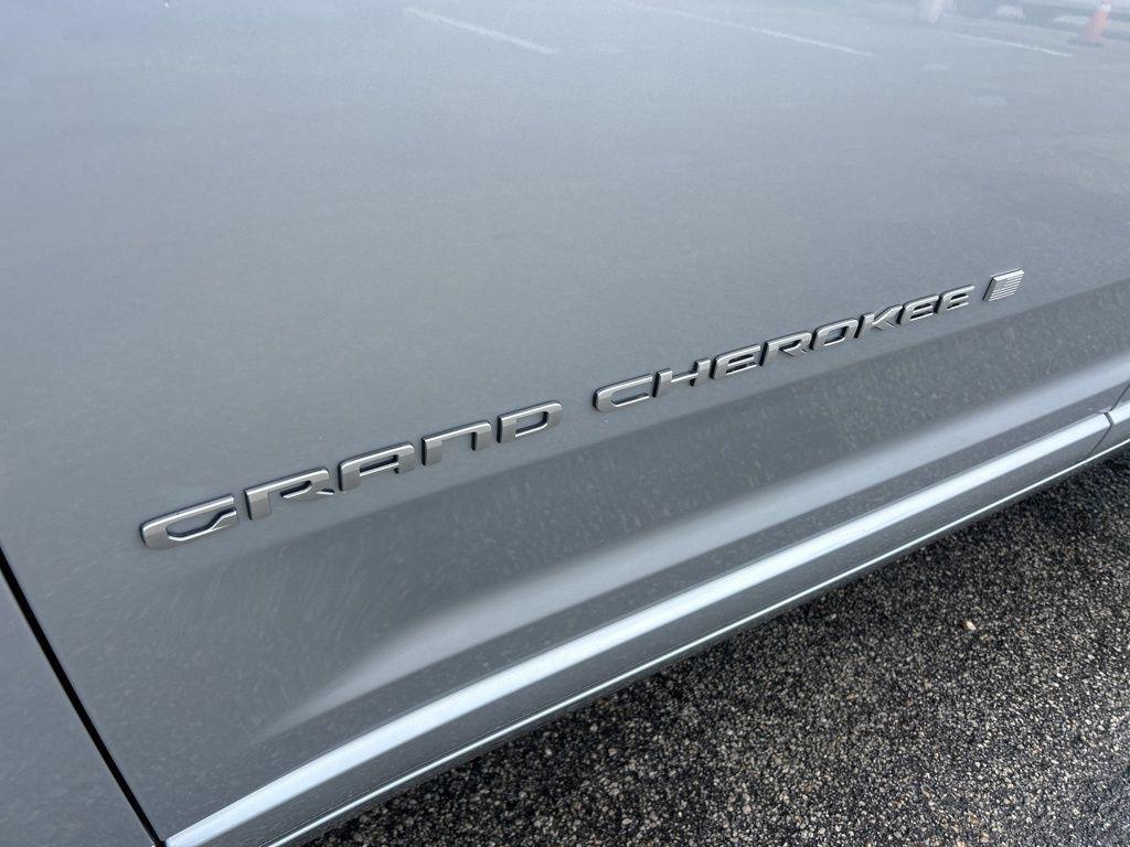 new 2025 Jeep Grand Cherokee car, priced at $57,100