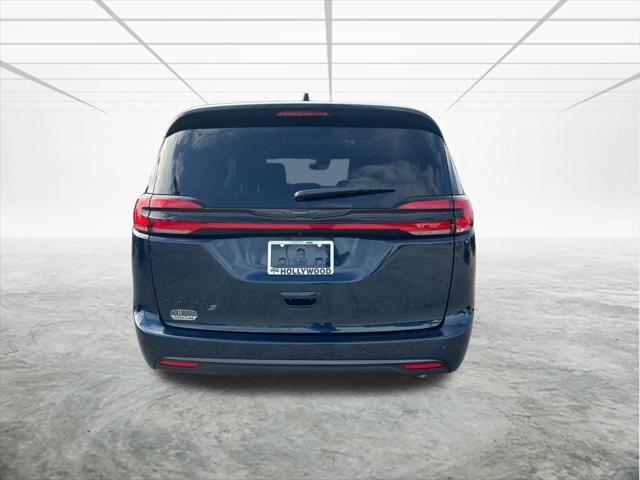 new 2025 Chrysler Pacifica car, priced at $47,502