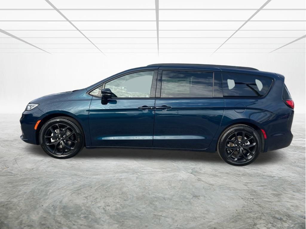new 2025 Chrysler Pacifica car, priced at $43,084