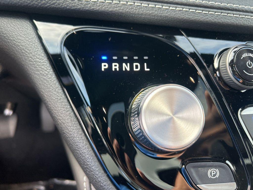 new 2025 Chrysler Pacifica car, priced at $43,084