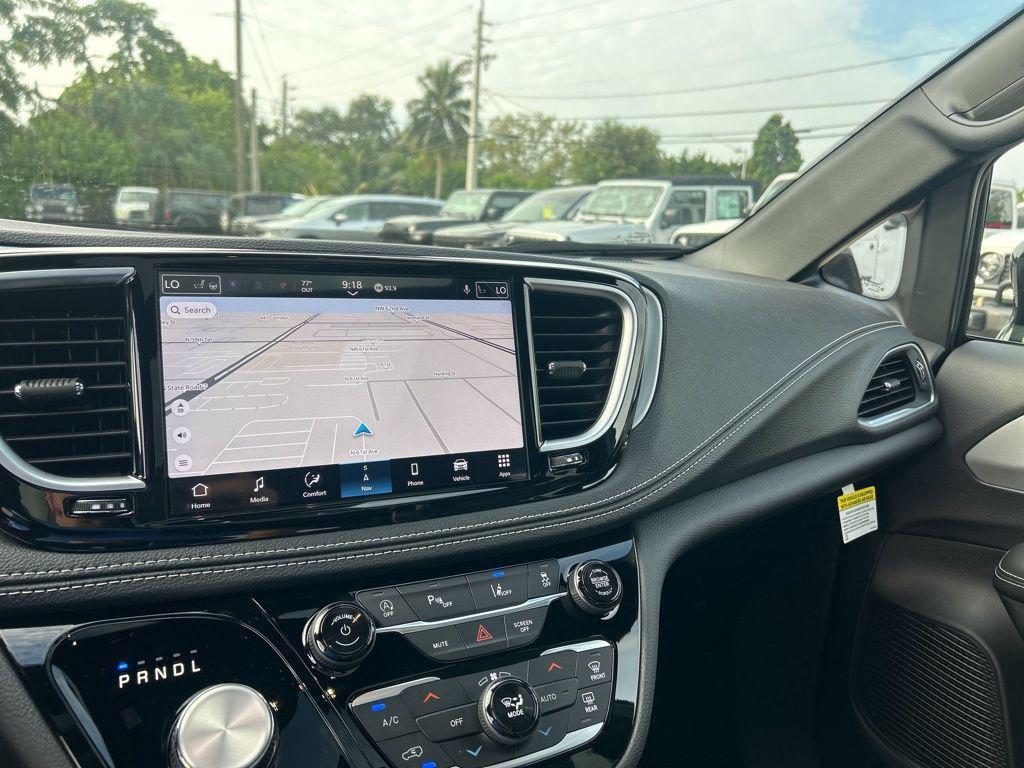 new 2025 Chrysler Pacifica car, priced at $43,084