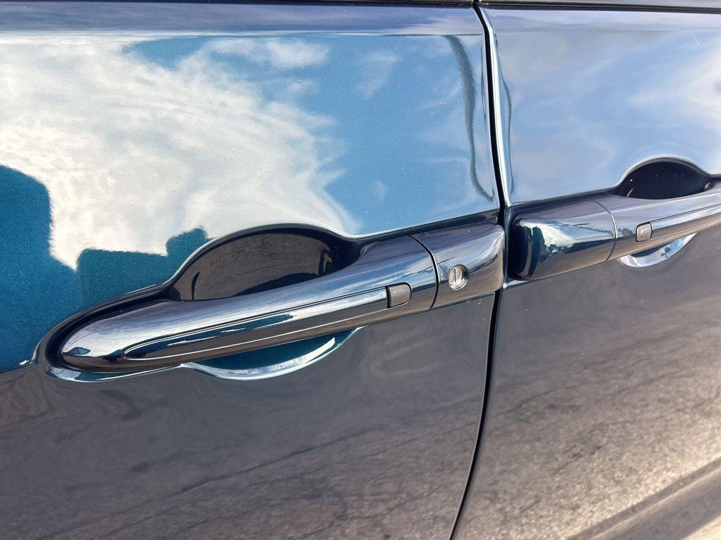 new 2025 Chrysler Pacifica car, priced at $43,084