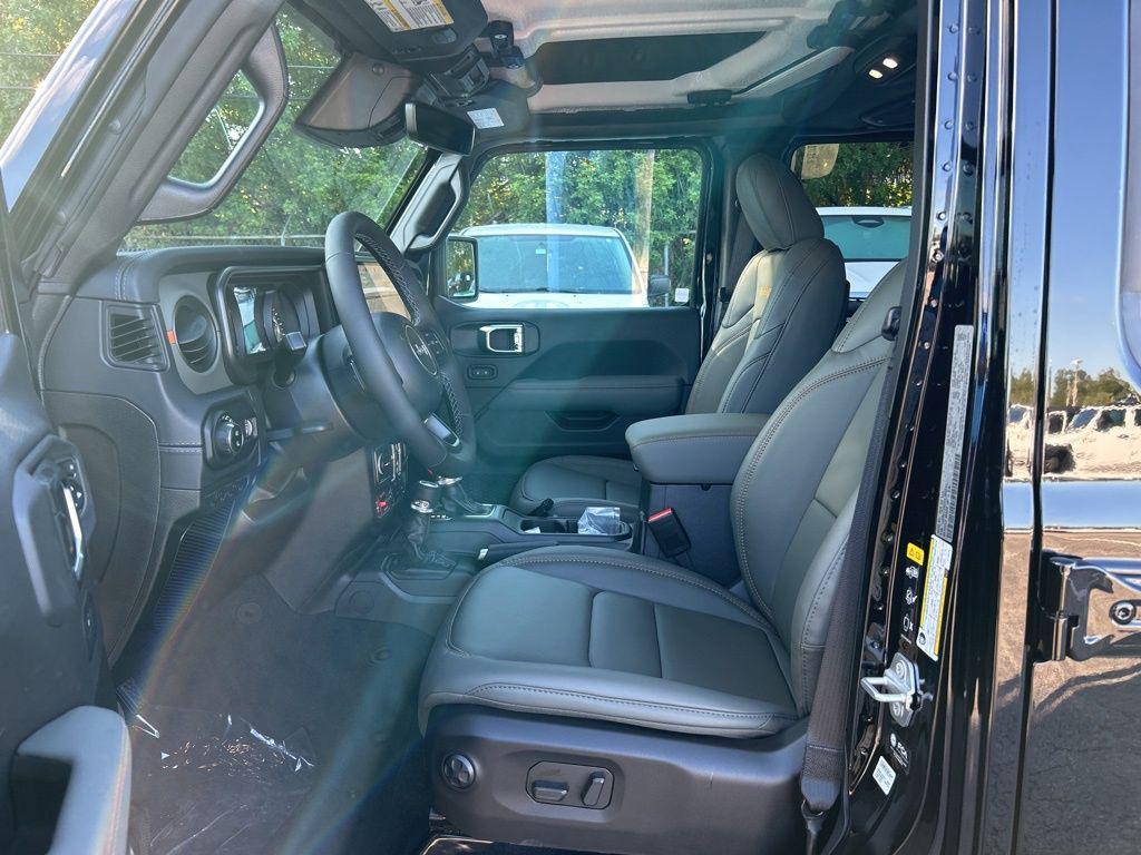 new 2026 Jeep Gladiator car, priced at $57,833