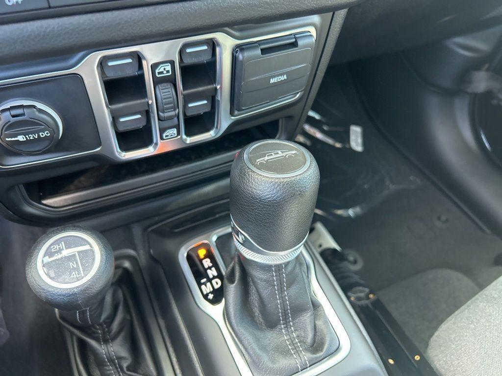 new 2025 Jeep Gladiator car, priced at $36,624