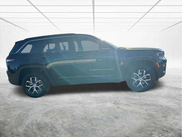 new 2024 Jeep Grand Cherokee car, priced at $38,568