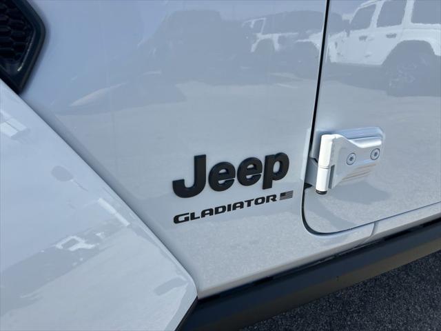 new 2025 Jeep Gladiator car, priced at $41,290