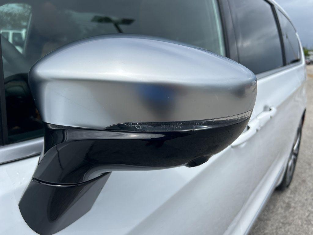 new 2025 Chrysler Pacifica car, priced at $45,913