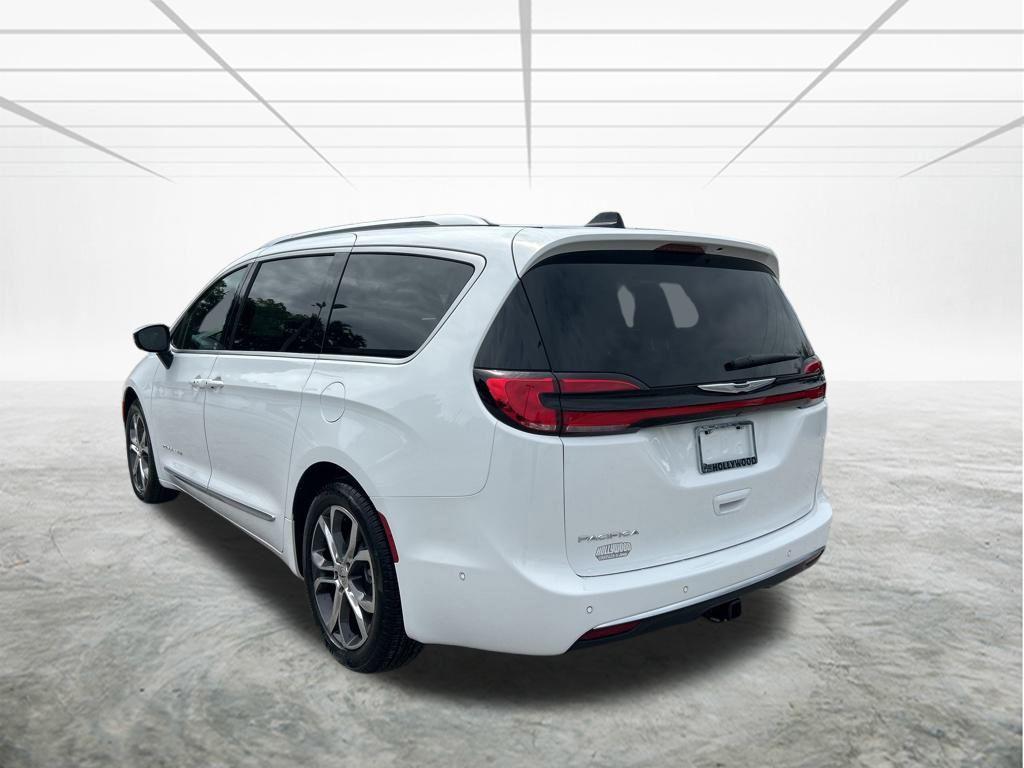 new 2025 Chrysler Pacifica car, priced at $45,913